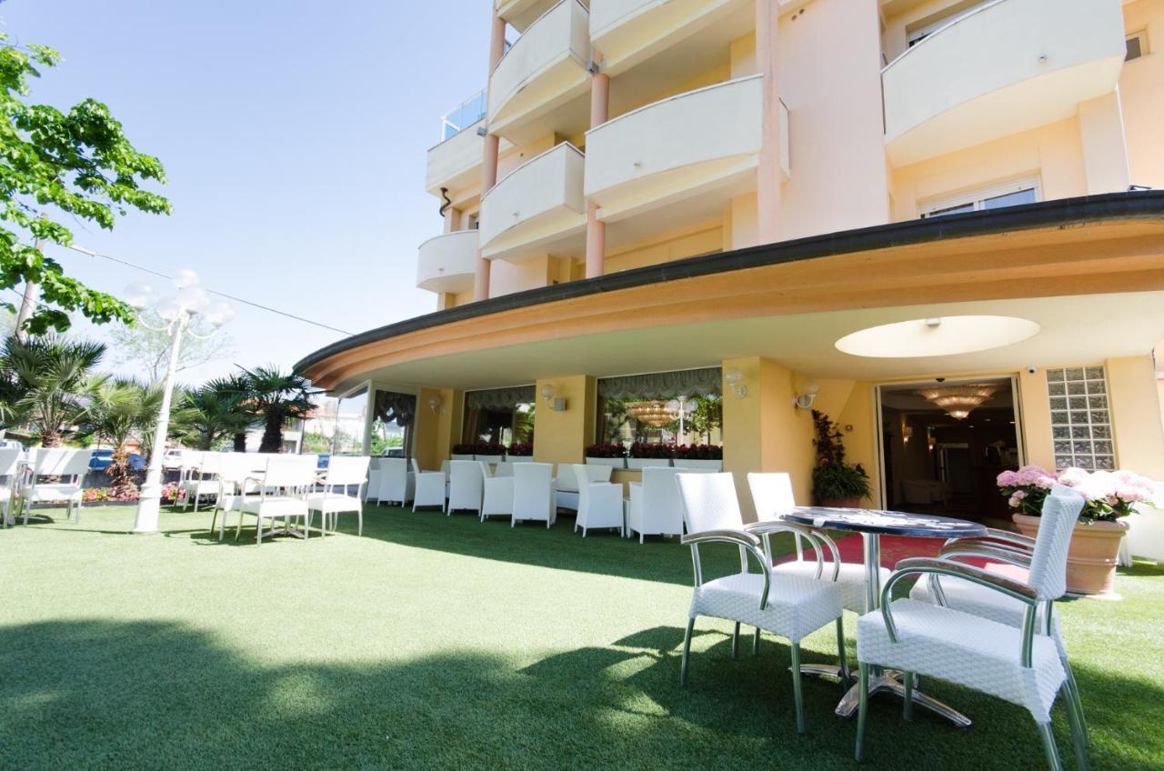 Hotel Cervia Exterior photo